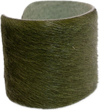 Load image into Gallery viewer, Springbok Hide Cuff 2.5"