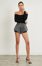Load image into Gallery viewer, Nena flirty shorts
