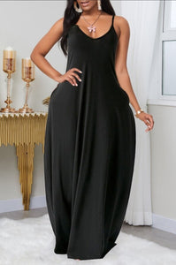 Curvy Pocket Black Maxi Dress