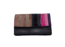 Load image into Gallery viewer, Cassy Ostrich Shin Clutch
